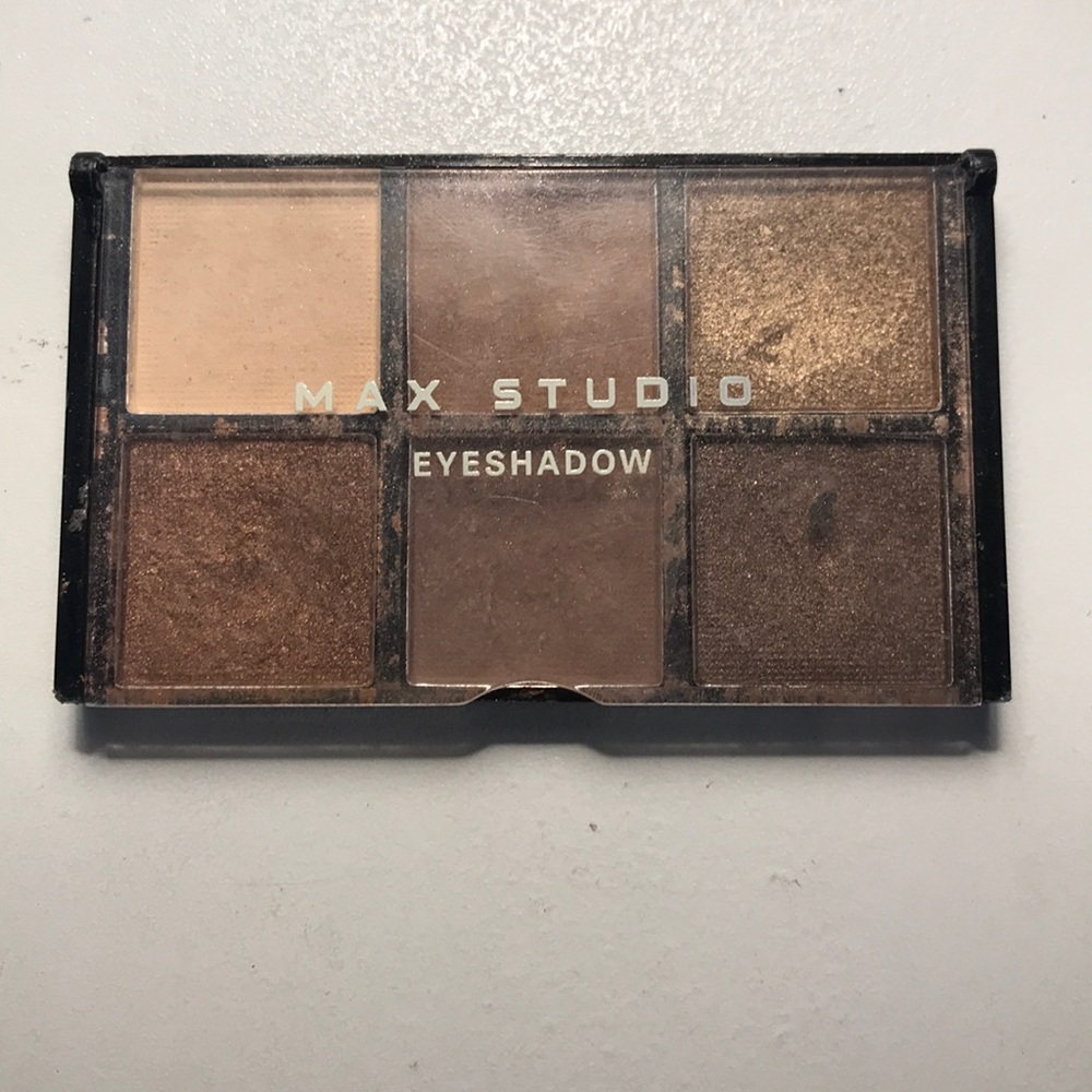 max studios eyeshadow